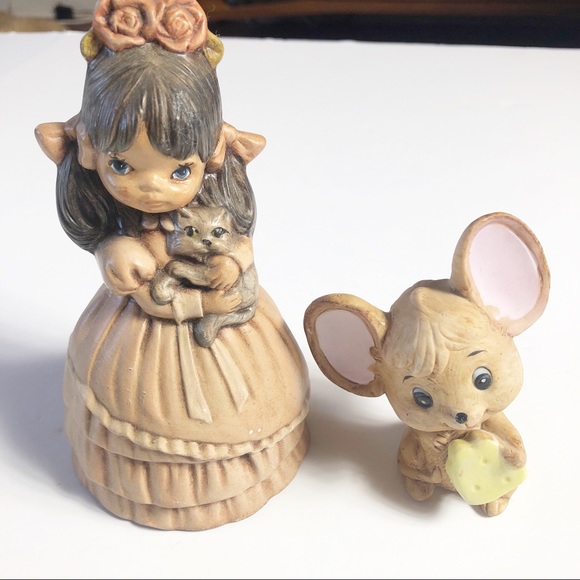 Vintage Kitsch Figurines Girl Kitten Mouse Cheese